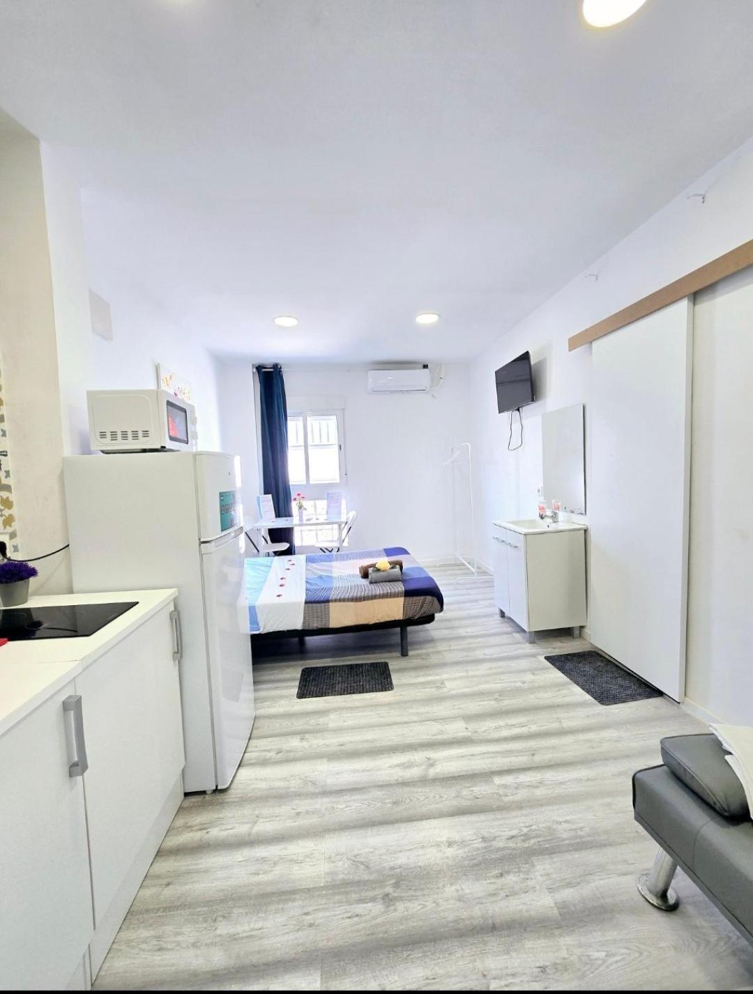 Apartamento Metro Manises Y Aeropuerto Экстерьер фото